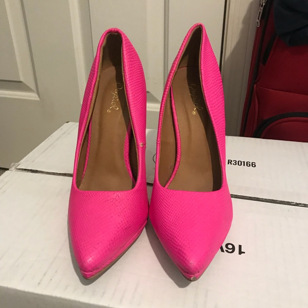 Bright pink textured heels
